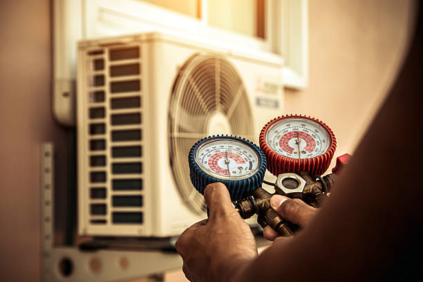 Professional Hvac technician working in Buies Creek, NC